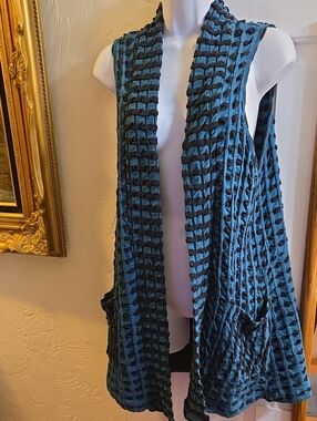 Komil Teal and Black Textured Sleeveless Open Vest